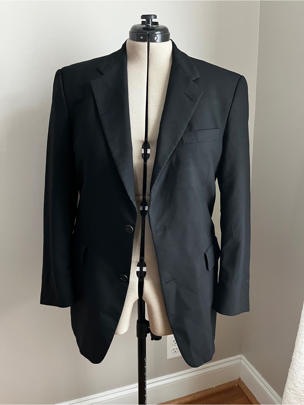 Dillard’s Hart Schaffner Marx Black Two-Button Men’s Blazer